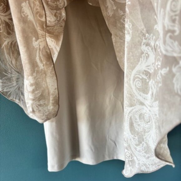 Cato Womens 18/20W Beige White Bat Wing Scoop Neck Blouse Flowy Neutral Fancy - Picture 8 of 8